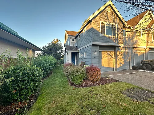 423 Shelton Pl NE Photo 1