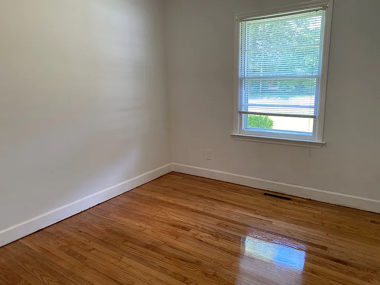 109 Jackson St — Photo 12