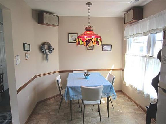 2nd image of 1532 Alpen Ln