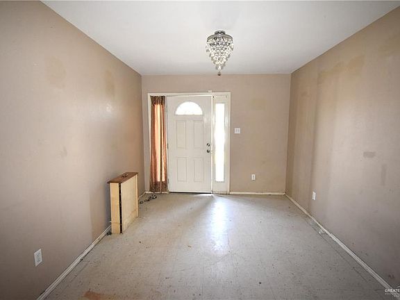 2nd image of 2404 E Hibiscus Ave