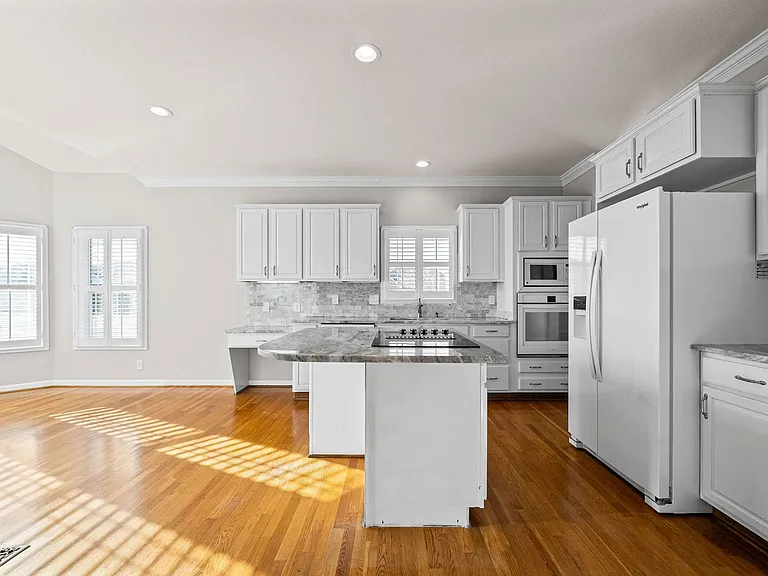 650 Appomattox Ct — Photo 14