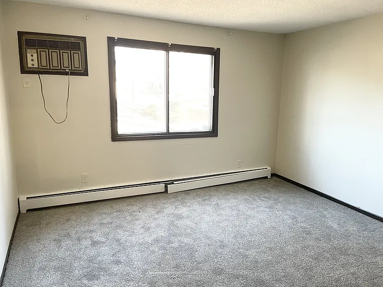 Pinecrest Apartments — Photo 47
