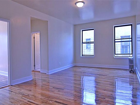 2nd image of 2300 Grand Ave