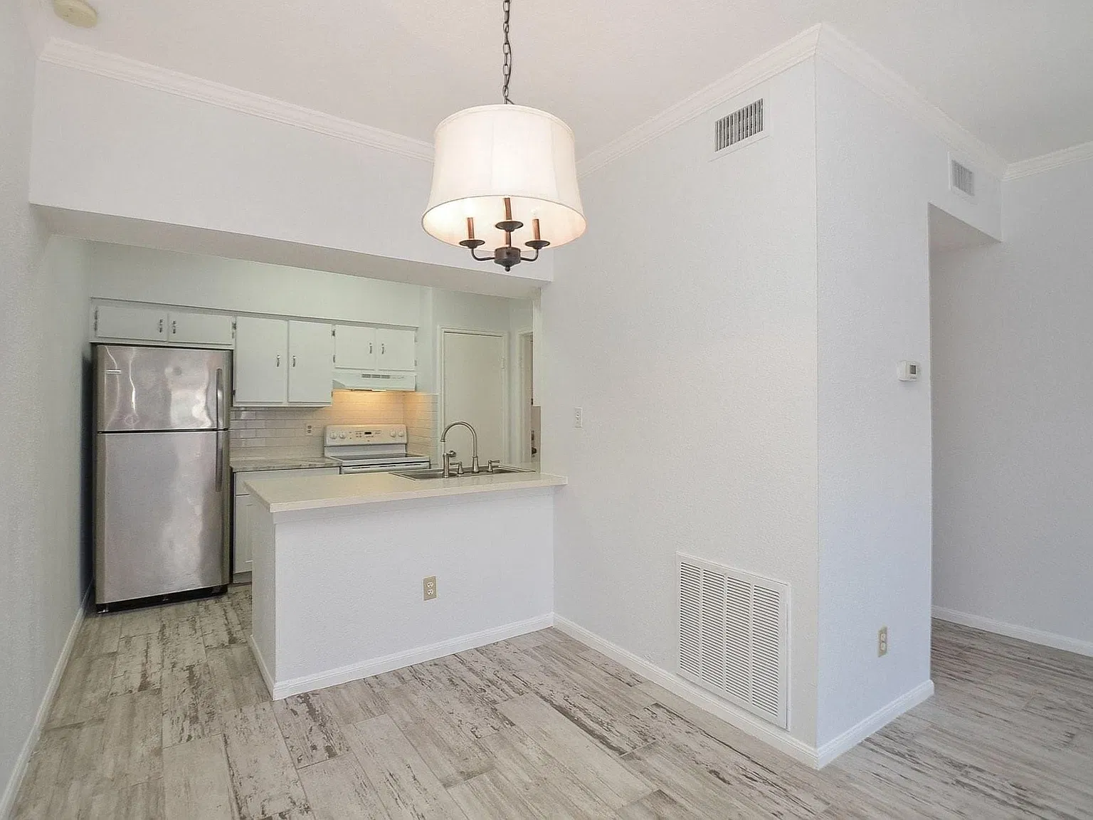 1 bed, 1.0 bath, 860 sqft, $1,250 — Photo 4