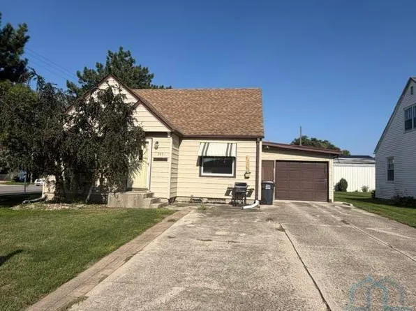 205 Washington Ave, Sheldon, IA 51201