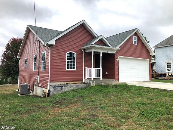 2nd image of 834 Sampson Ave