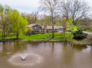 8S025 Brenwood Dr, Naperville, IL 60540