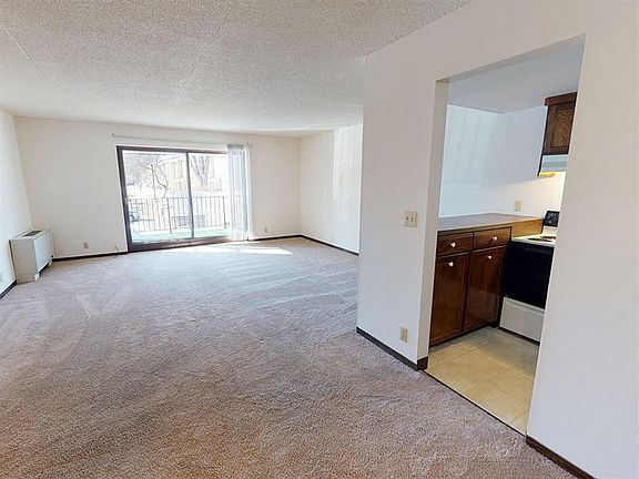 5th image of 34 12th Ave N #101