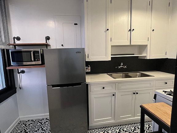 2nd image of 455 E Ocean Blvd APT 815