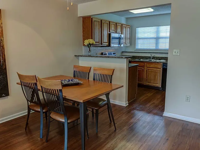 Windsong Place Apartments — Photo 91