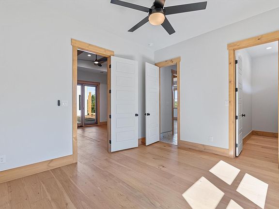 3rd image of 24505 Lois Ln