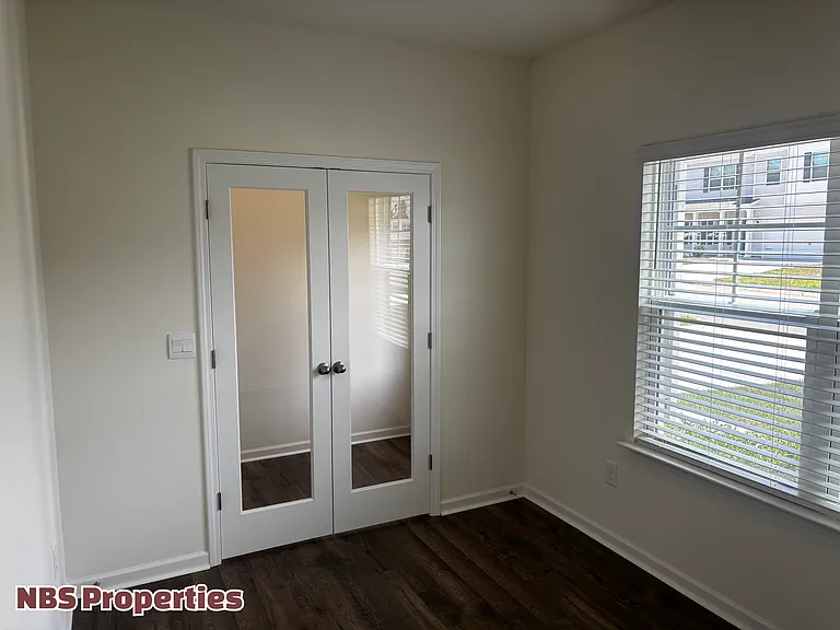 12309 Manhattan Ln — Photo 8