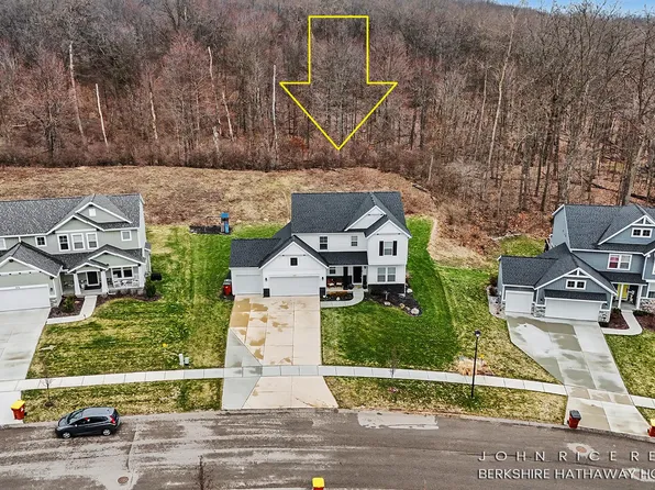 1584 Wales Dr SE, Lowell, MI 49331