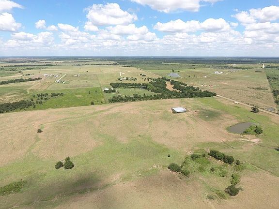 3rd image of 1875 County Road 466