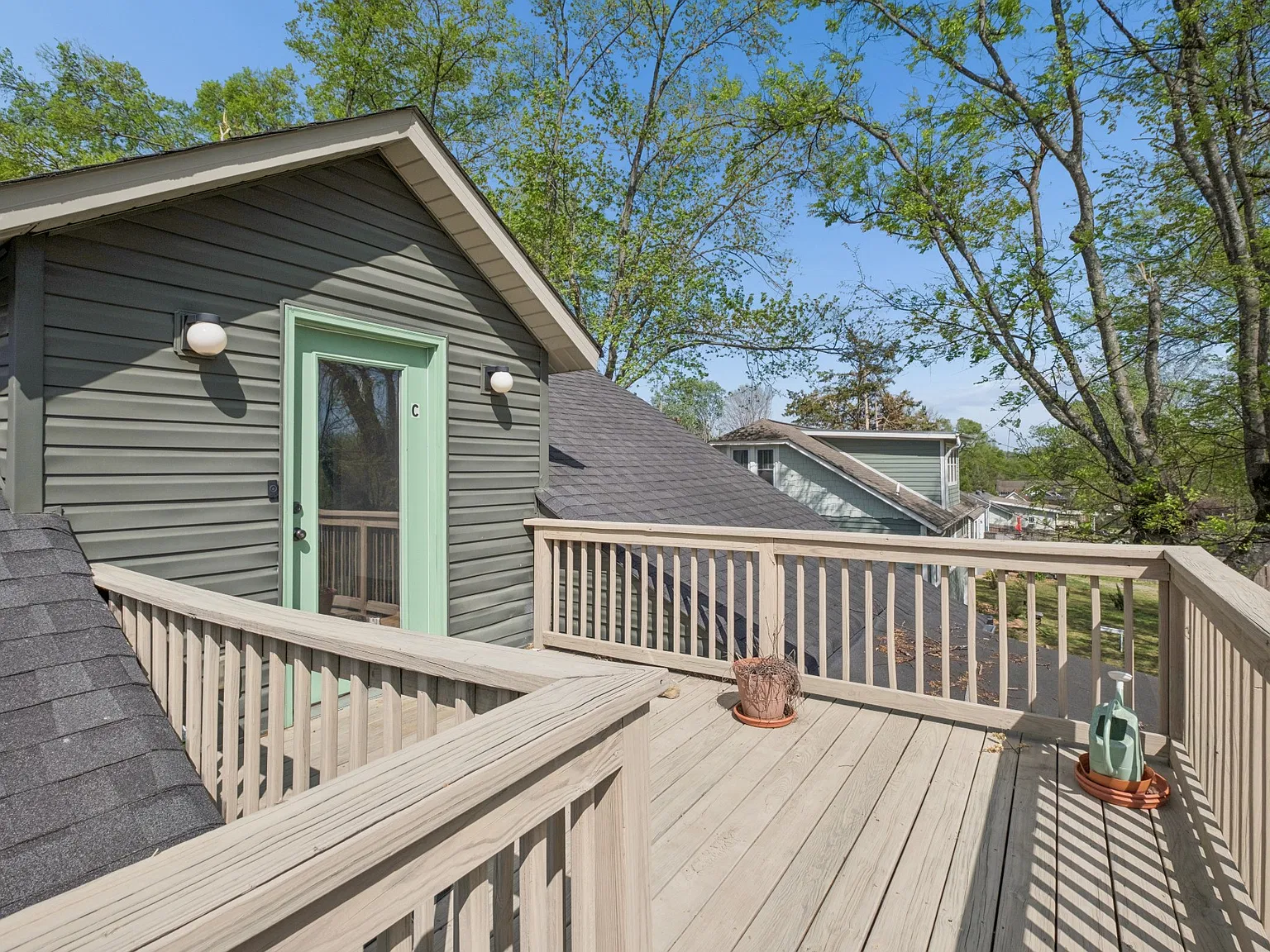 1 bed, 1.0 bath, 975 sqft, $1,700 — Photo 2