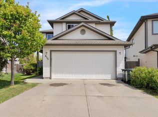 815 Foxwood Bay, Strathcona County, AB T8A 4T2