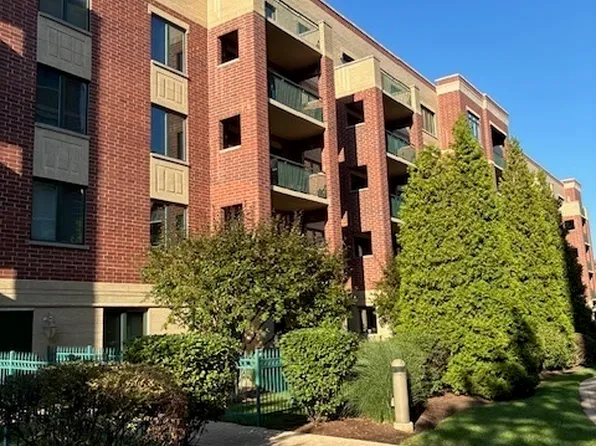 5 W Central Rd APT 201, Mount Prospect, IL 60056