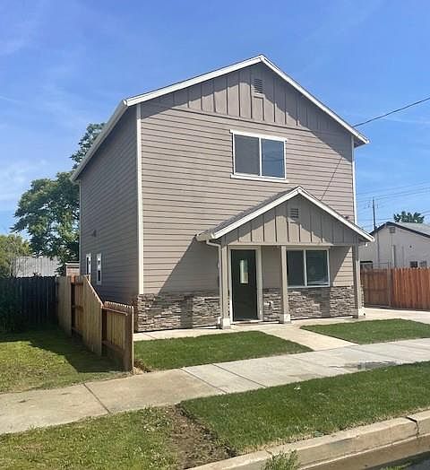 1st image of 105 2nd St