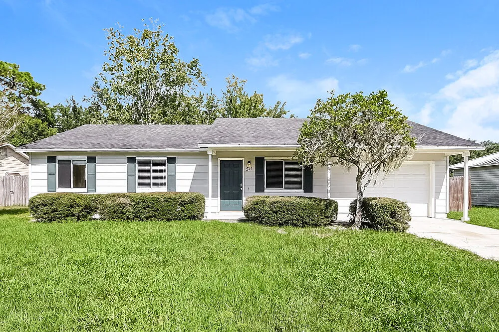 3 bed, 2.0 bath, 1124 sqft, $1,980 — Photo 1