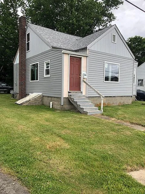 219 Fern St photo 1