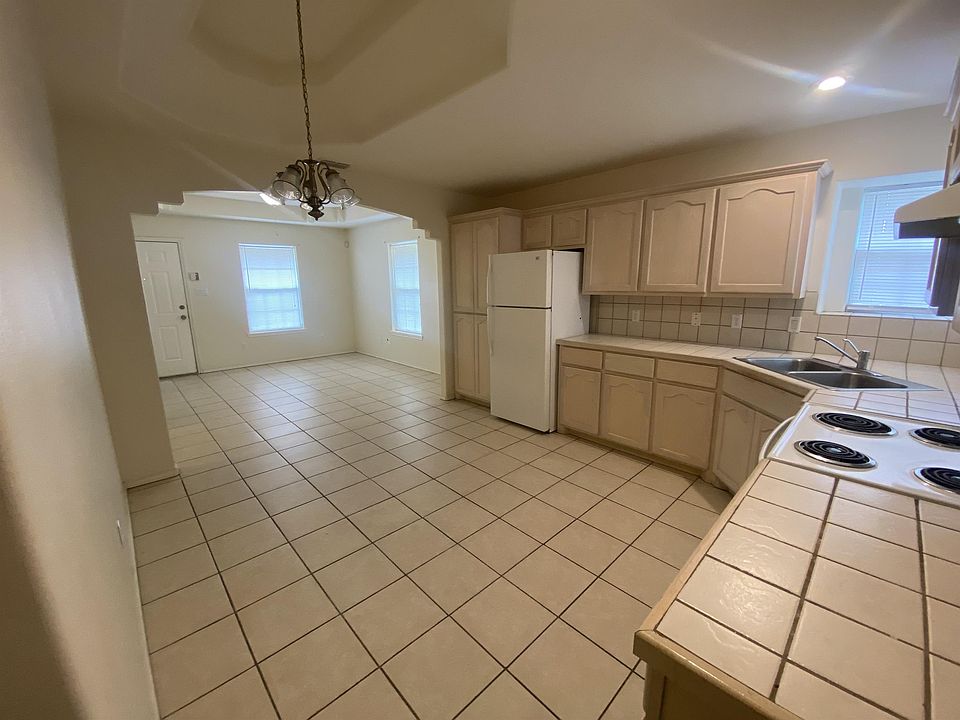 1st image of 2223 Moonlight Ln #1
