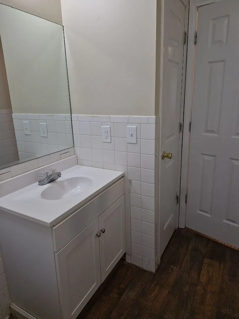 Bailey Apartments — Photo 2