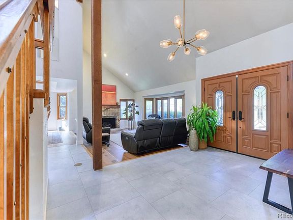 4th image of 8118 S Leyden Street