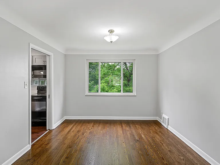 1723 Tuxworth Ave — Photo 16
