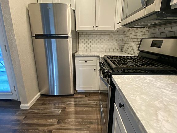 3rd image of 1701 G St APT 3