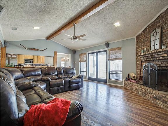 4th image of 4414 Scenic Cir