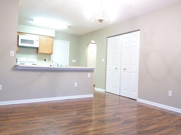 2nd image of 400 Golden Valley Dr #400