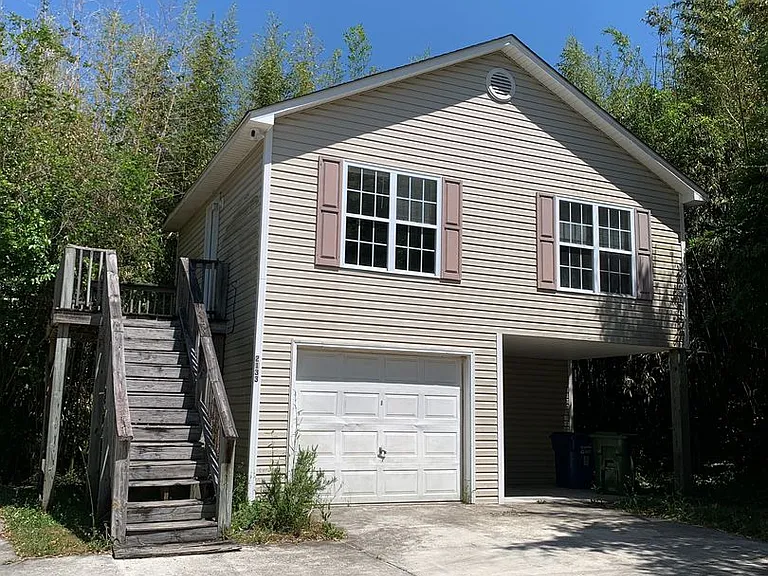 2133 Yaupon Dr — Photo 1