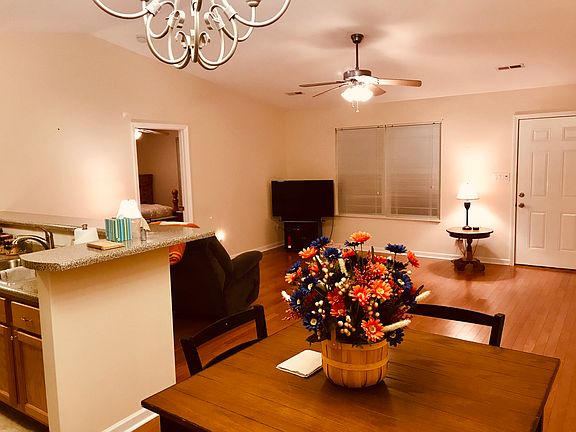 4th image of 1404 Creekwood Dr