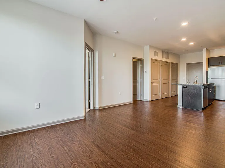 Marvel Apartments — Photo 10