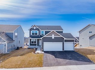 1457 Nutmeg Cir, Carver, MN 55315