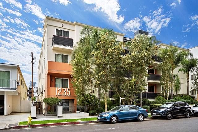 1st image of 1235 Granville Ave APT 103