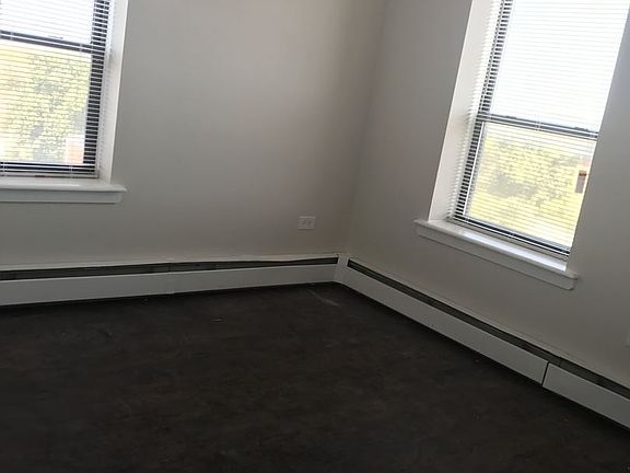 5th image of 1528 W Morse Ave APT 604