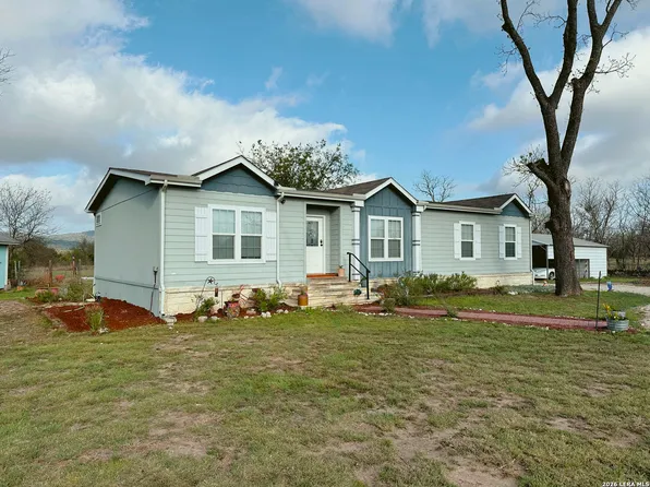 5200 RR 1120, Rio Frio, TX 78879