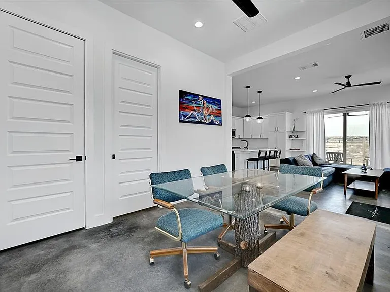 2812 E 4th St #2 — Photo 9