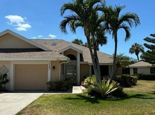 1342 Park Lake Dr, Naples, FL 34110