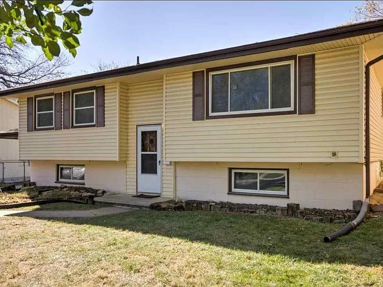 7711 Park View Blvd — Photo 31