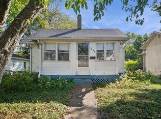 3623 Cambridge St, Des Moines, IA 50313