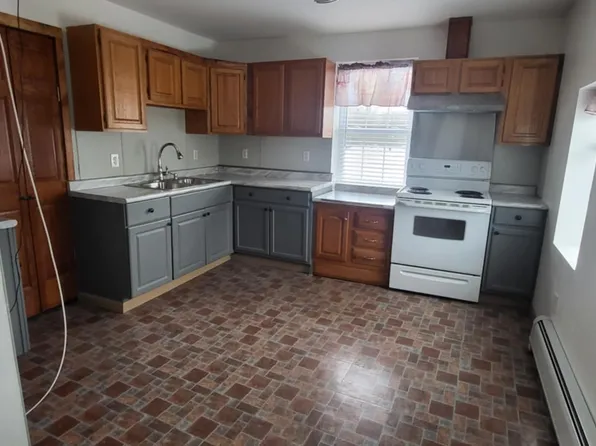 12465 Ridge Rd, Medina, NY 14103