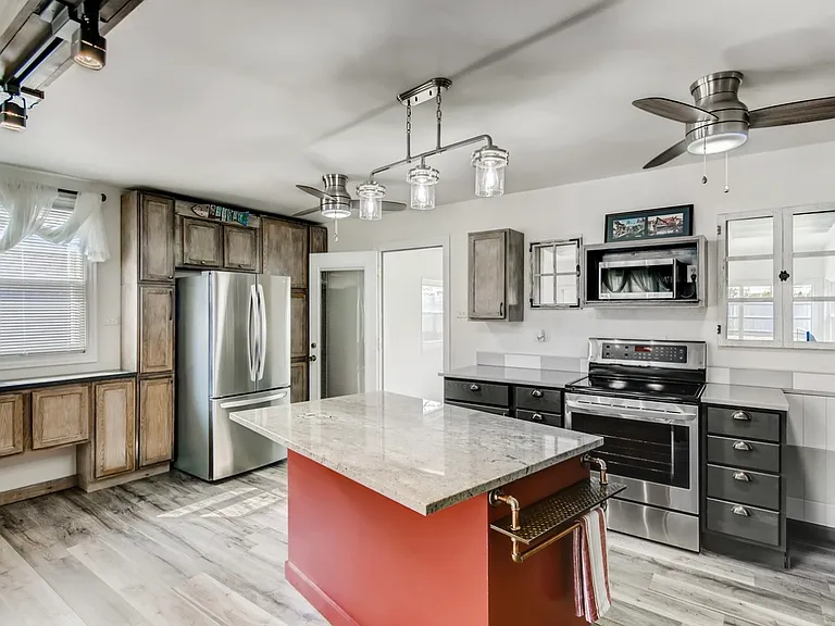 13144 Fairway Dr — Photo 6