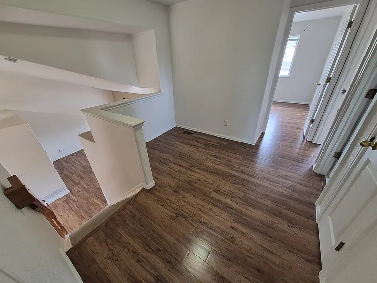427 Hudson Ct — Photo 17
