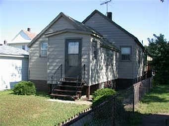 2nd image of 1664 Center St