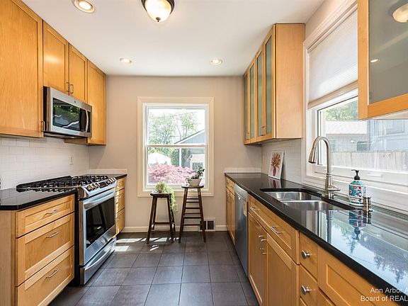 5th image of 209 Glendale Dr