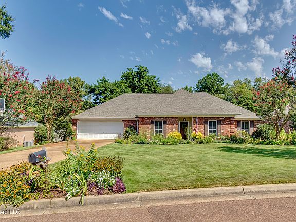 5th image of 229 Woodrun Dr