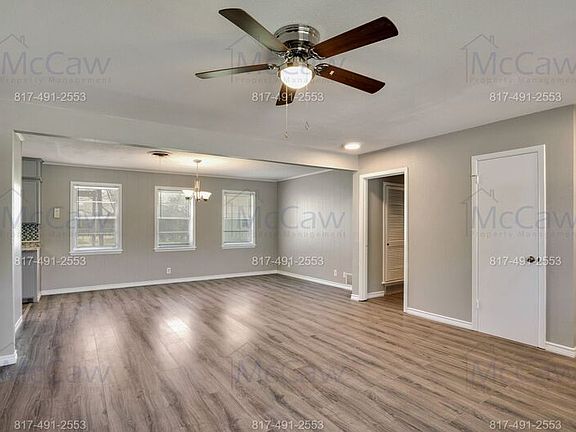 3rd image of 2811 Barrywood Dr