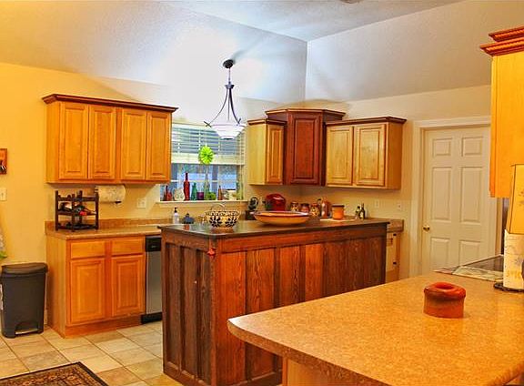 4th image of 61244 Crestline Dr